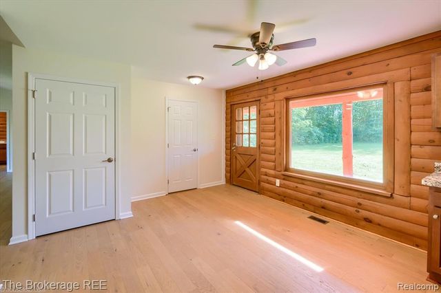 1077 Hadley Road, Lapeer, MI 48446