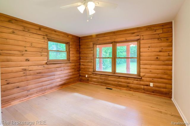 1077 Hadley Road, Lapeer, MI 48446