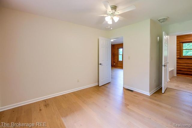 1077 Hadley Road, Lapeer, MI 48446