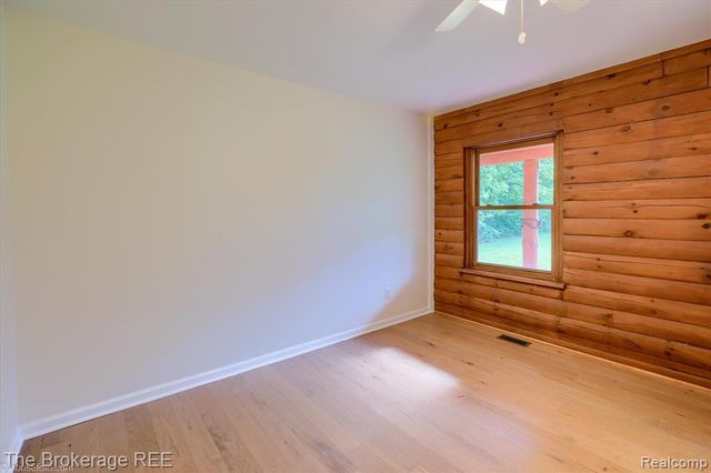 1077 Hadley Road, Lapeer, MI 48446