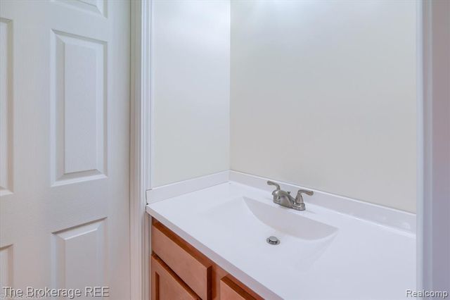 1077 Hadley Road, Lapeer, MI 48446