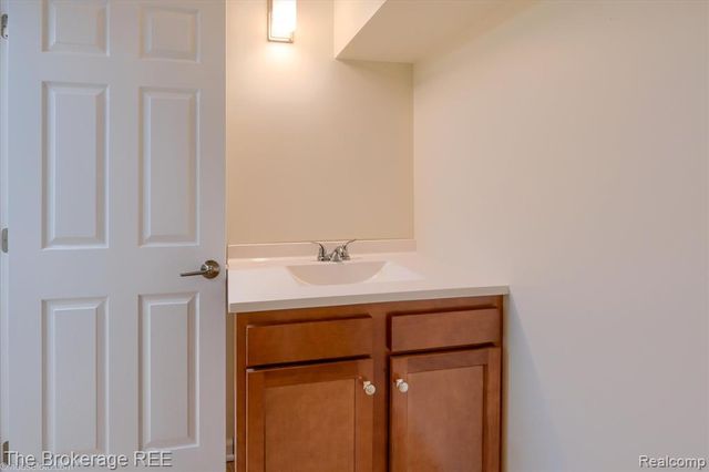 1077 Hadley Road, Lapeer, MI 48446