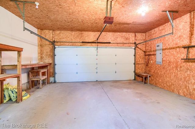 1077 Hadley Road, Lapeer, MI 48446