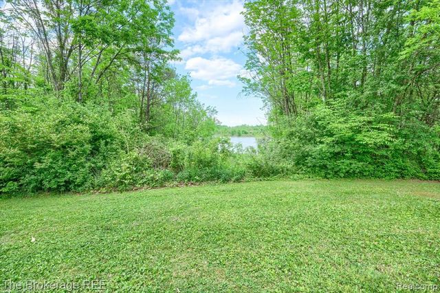 1077 Hadley Road, Lapeer, MI 48446