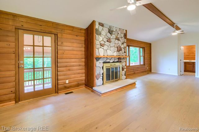 1077 Hadley Road, Lapeer, MI 48446