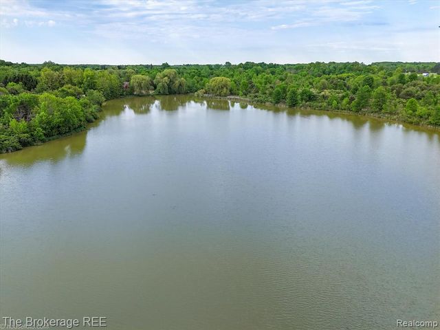 1077 Hadley Road, Lapeer, MI 48446