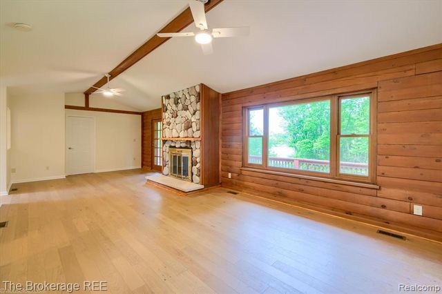 1077 Hadley Road, Lapeer, MI 48446