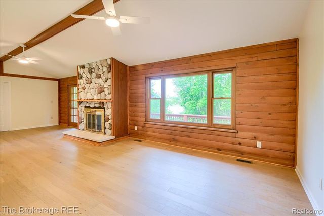 1077 Hadley Road, Lapeer, MI 48446