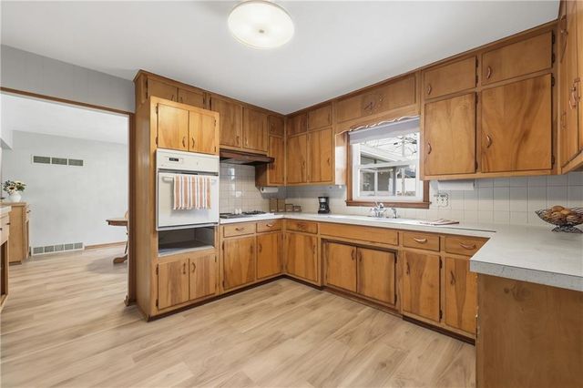 401 James Street, Harrisonville, MO 64701