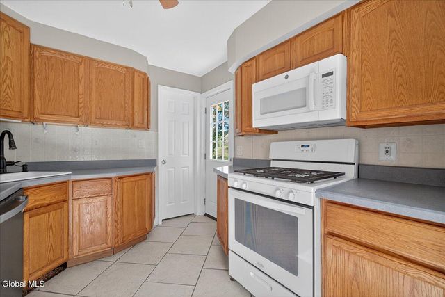 147 E Shore Road, Delanson, NY 12053