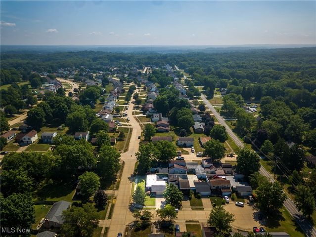 369 Big Bend Circle, Barberton, OH 44203