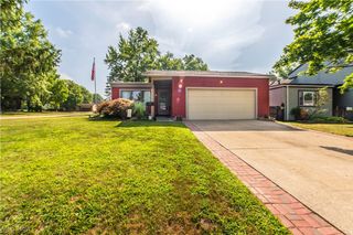 369 Big Bend Circle, Barberton, OH 44203