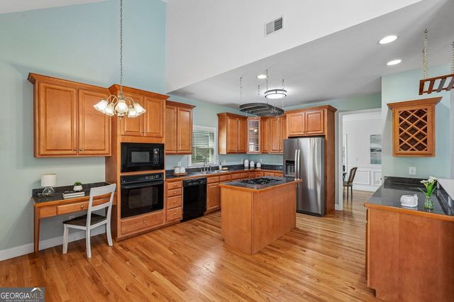 4925 Woodbend Drive NW, Acworth, GA 30101