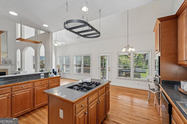 4925 Woodbend Drive NW, Acworth, GA 30101