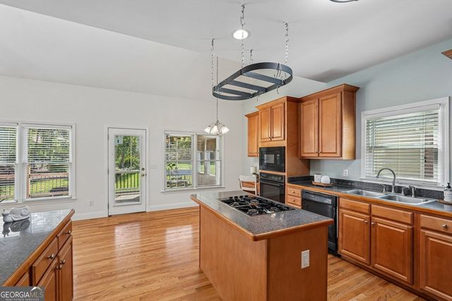 4925 Woodbend Drive NW, Acworth, GA 30101