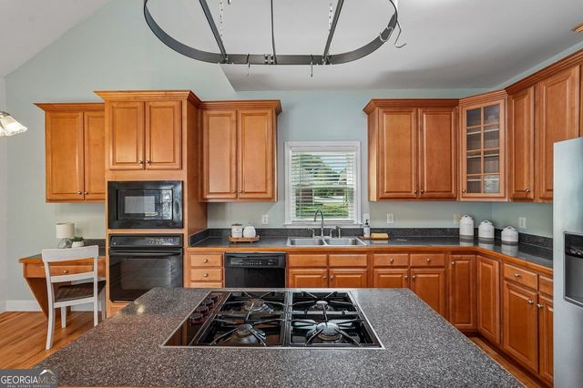 4925 Woodbend Drive NW, Acworth, GA 30101