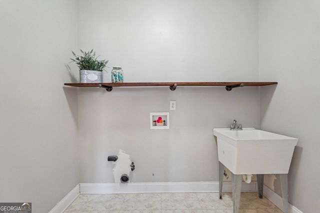 4925 Woodbend Drive NW, Acworth, GA 30101
