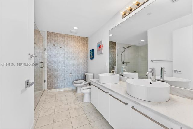 888 Biscayne Blvd 2404, Miami, FL 33132