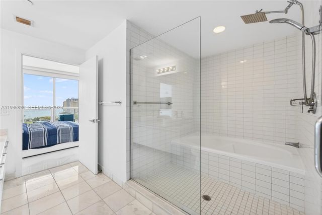 888 Biscayne Blvd 2404, Miami, FL 33132