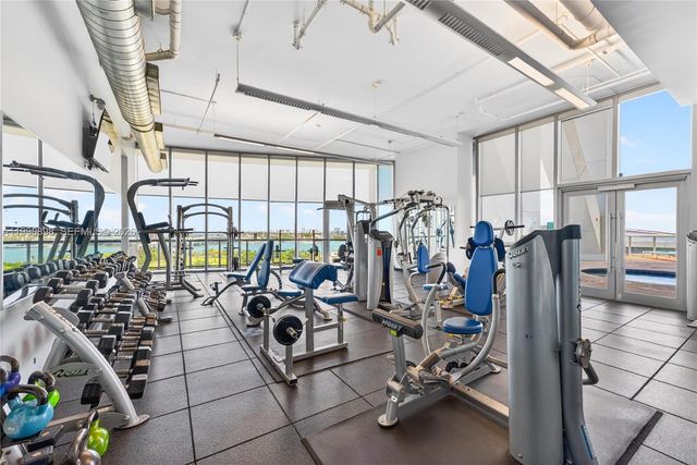 888 Biscayne Blvd 2404, Miami, FL 33132