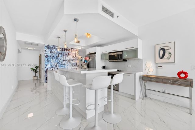 888 Biscayne Blvd 2404, Miami, FL 33132