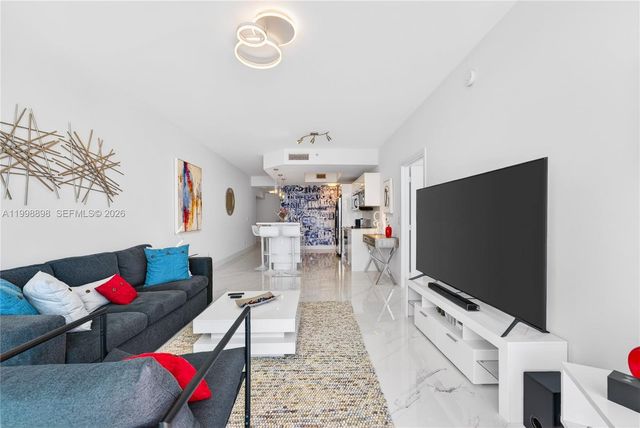 888 Biscayne Blvd 2404, Miami, FL 33132