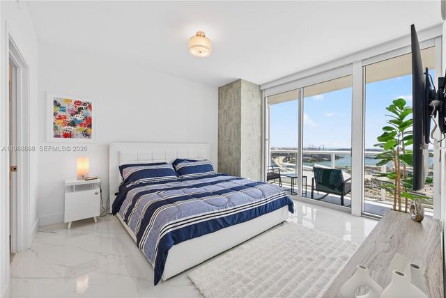 888 Biscayne Blvd 2404, Miami, FL 33132