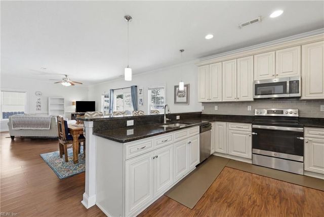 1728 Parkview AVE, Norfolk, VA 23503