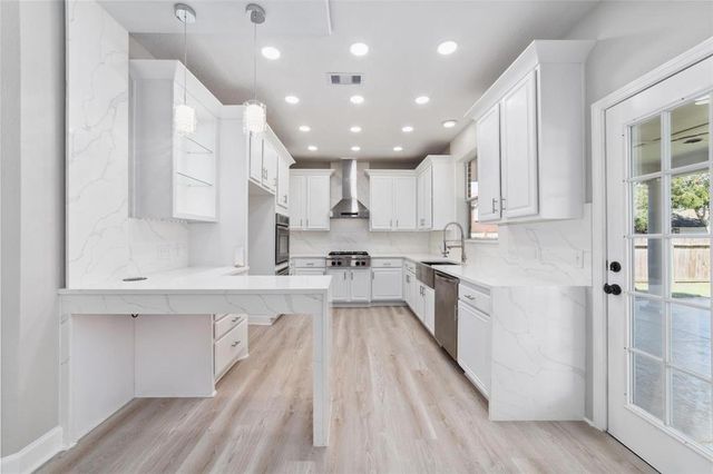 457 Corridor Way, Stafford, TX 77477