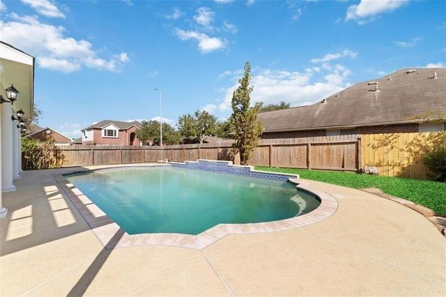 457 Corridor Way, Stafford, TX 77477
