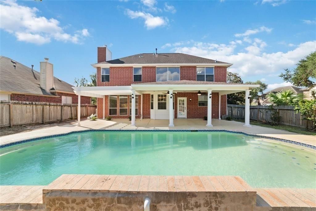 457 Corridor Way, Stafford, TX 77477