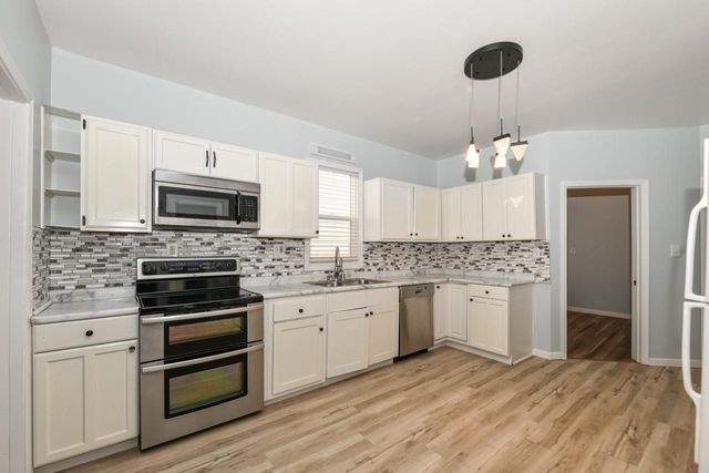 1320 Milwaukee AVENUE, South Milwaukee, WI 53172