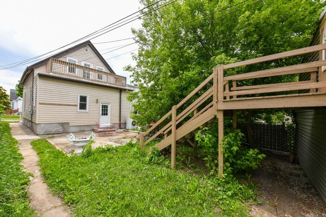 1320 Milwaukee AVENUE, South Milwaukee, WI 53172