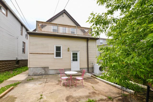 1320 Milwaukee AVENUE, South Milwaukee, WI 53172