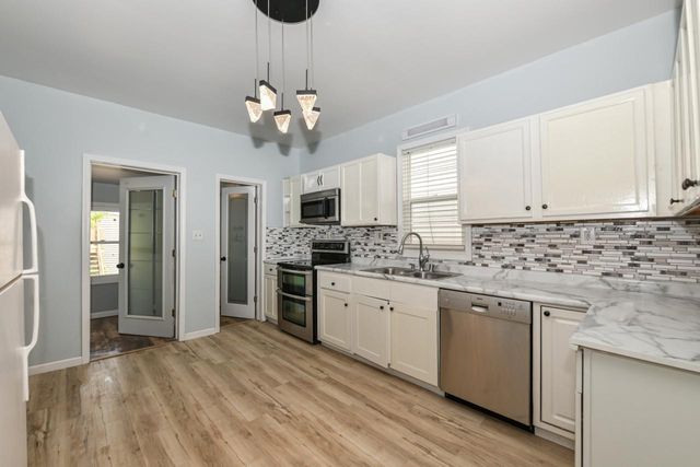 1320 Milwaukee AVENUE, South Milwaukee, WI 53172