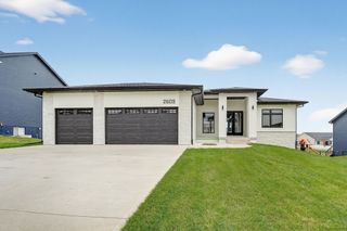 2605 Blooming Heights Drive, Norwalk, IA 50211