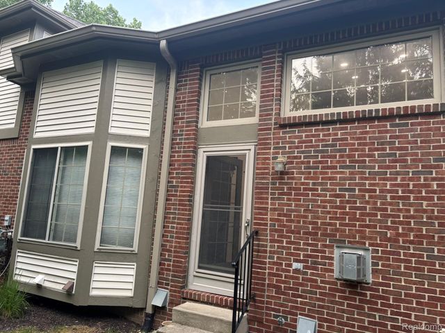 44700 Heather Lane 19, Canton Charter Township, MI 48187