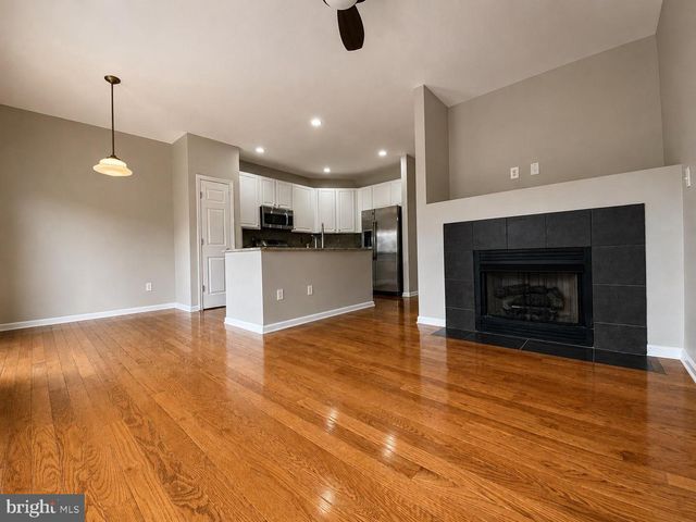 21002 KITTANNING LN, Ashburn, VA 20147