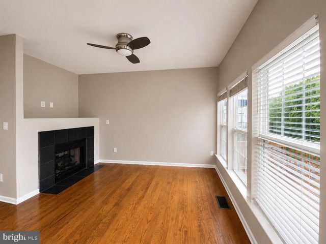 21002 KITTANNING LN, Ashburn, VA 20147