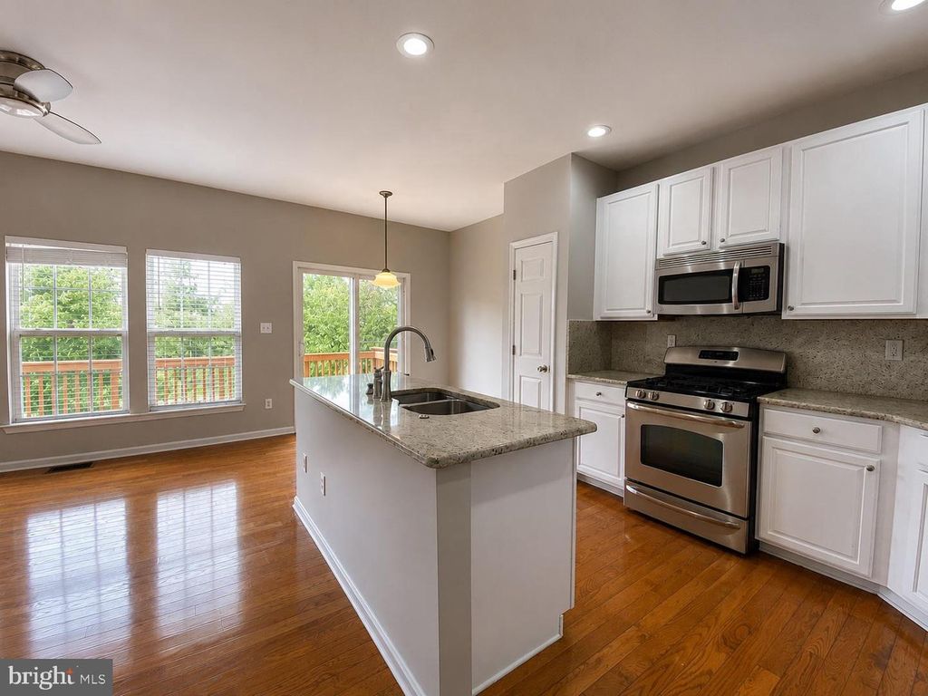 21002 KITTANNING LN, Ashburn, VA 20147