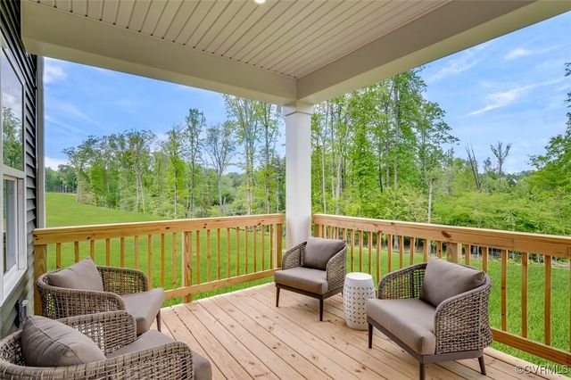 18718 Holly Crest Dr, Moseley, VA 23120