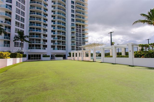 6365 Collins Ave 806, Miami Beach, FL 33141