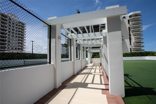 6365 Collins Ave 806, Miami Beach, FL 33141