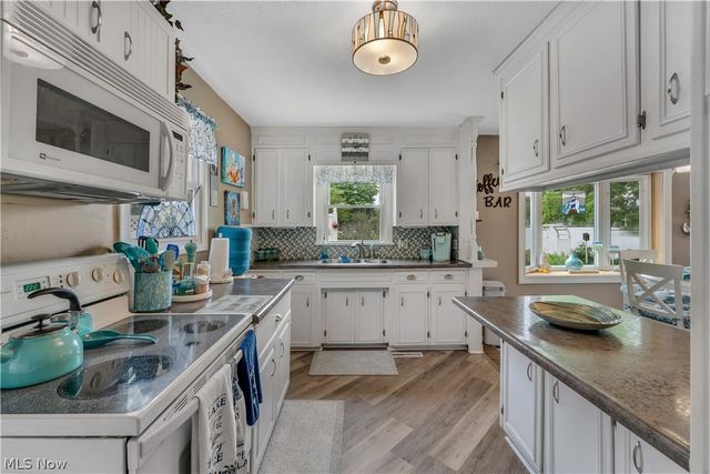 27233 Lake Point Drive, Beloit, OH 44609