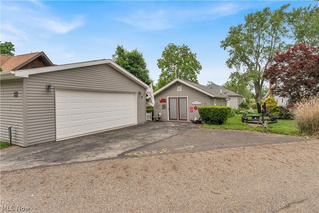 27233 Lake Point Drive, Beloit, OH 44609