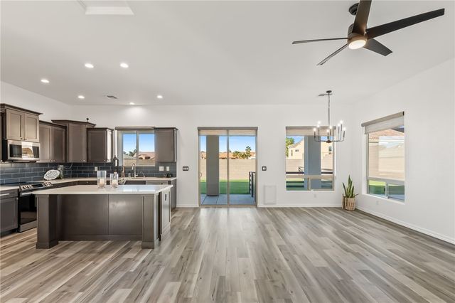 3383 Sunbeam Drive, Bullhead City, AZ 86429