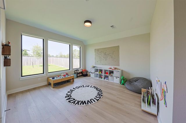 26951 Longwood Ledge Drive, The Woodlands, TX 77389