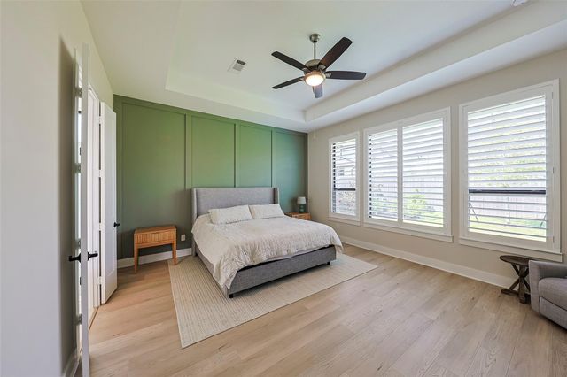 26951 Longwood Ledge Drive, The Woodlands, TX 77389