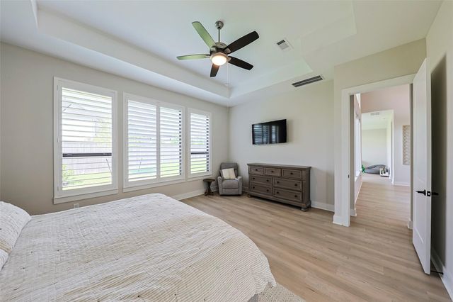 26951 Longwood Ledge Drive, The Woodlands, TX 77389