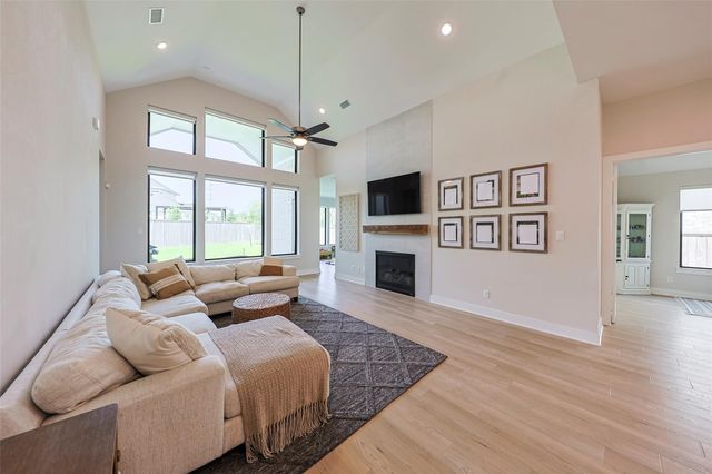 26951 Longwood Ledge Drive, The Woodlands, TX 77389